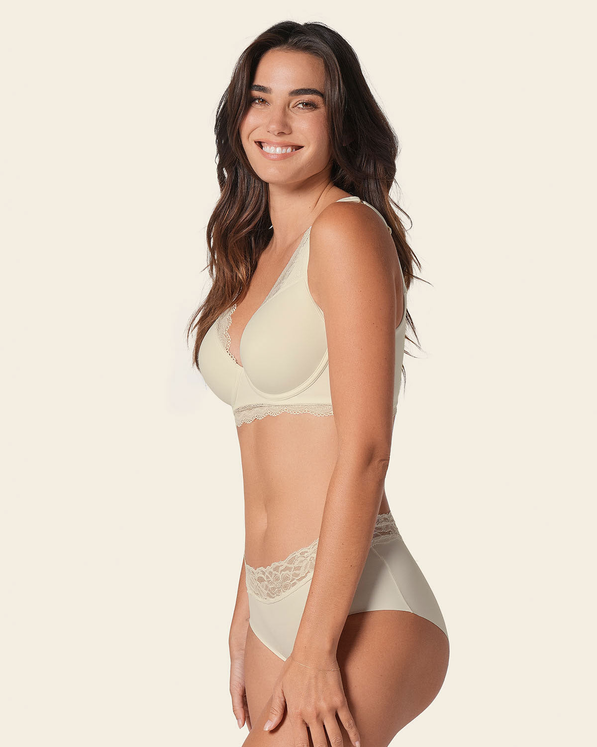 Formless™ Deep Coverage Soft Lightly-Lined Lace Underwire Bra