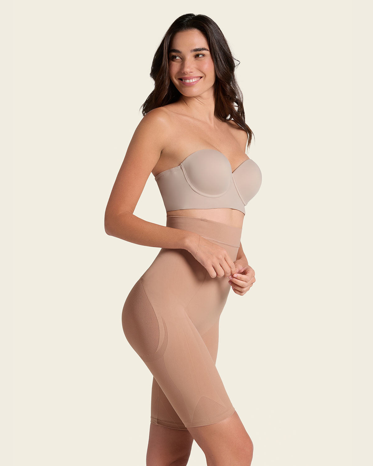 Formless™ Invisible Extra High-Waisted Shaper Short