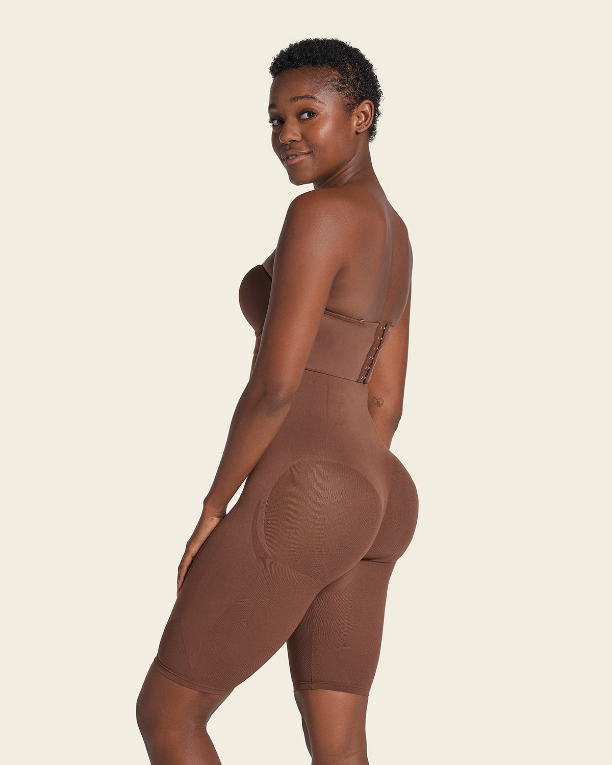 Formless™ Invisible Extra High-Waisted Shaper Short